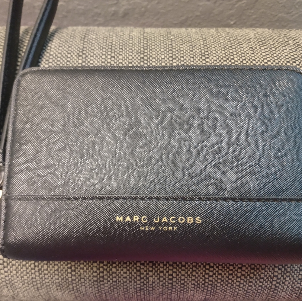 MARC JACOBS Black Leather Wristlet Wallet